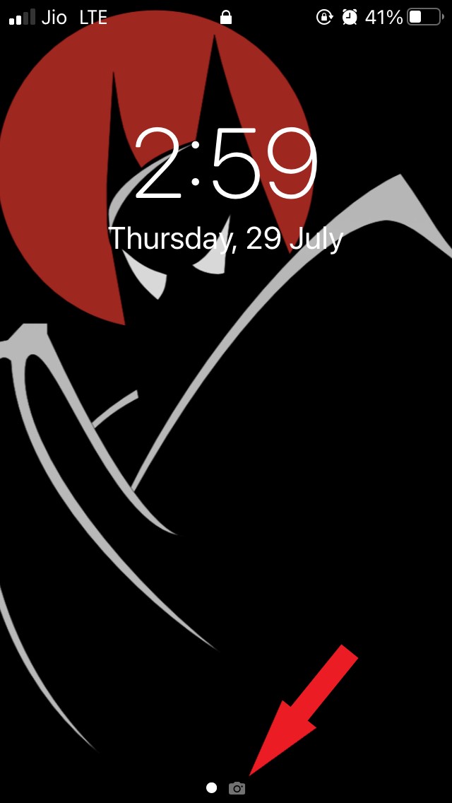 camera-app-icon-on-iPhone-lock-screen
