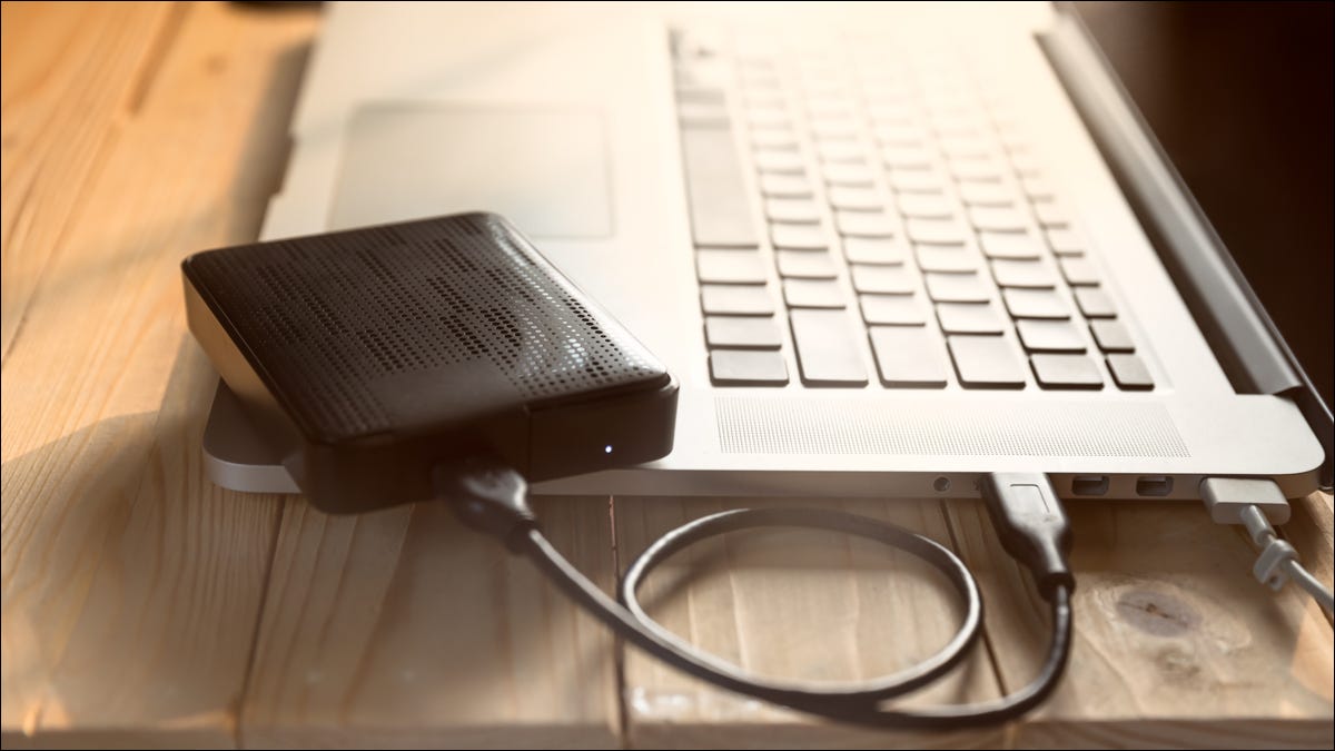 FAT32、exFAT 和 NTFS 之间有什么区别? FAT32、exFAT 和 NTFS 之间有什么区别?