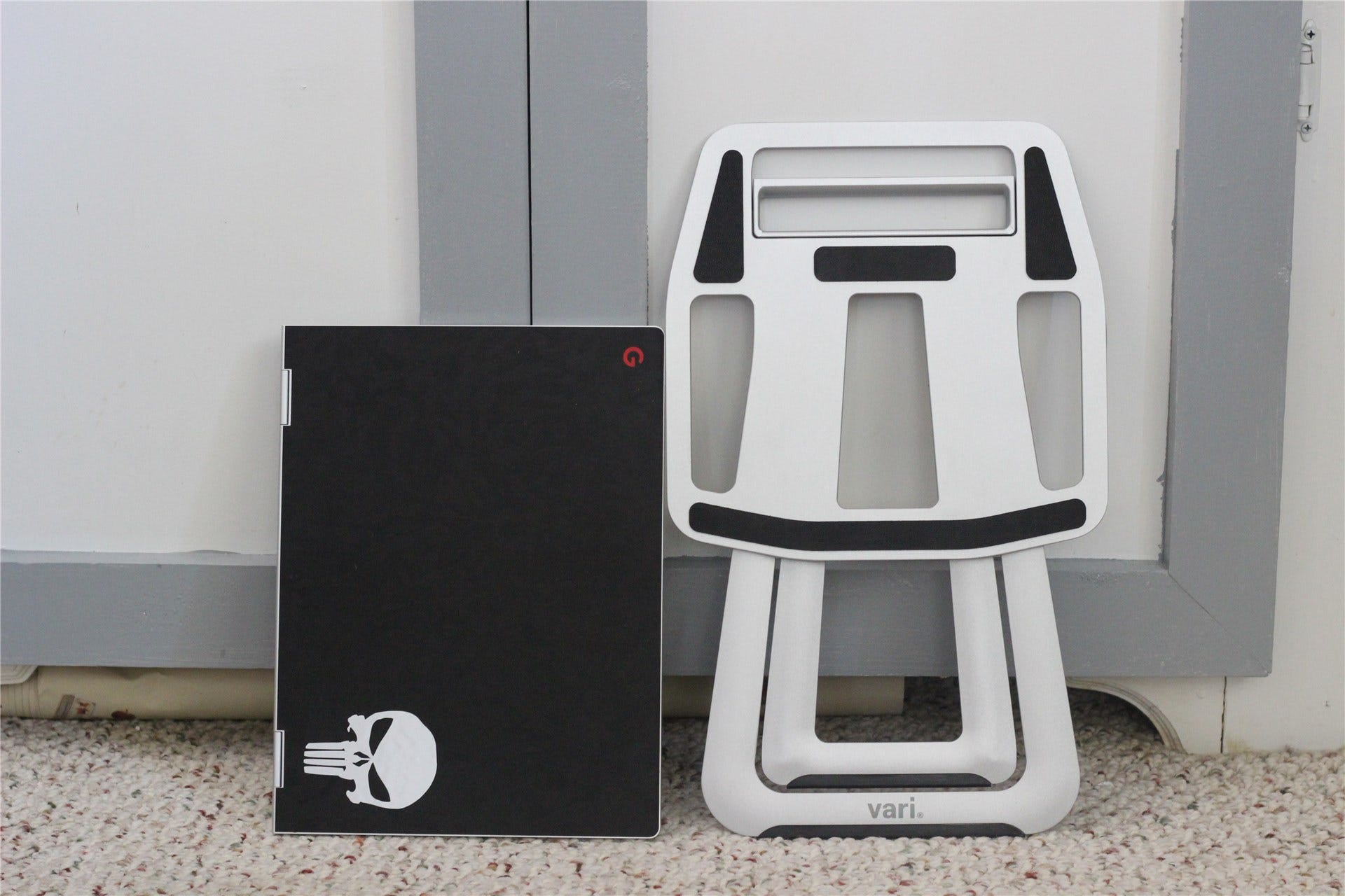 VariDesk 便携式笔记本电脑支架评论:时尚、纤薄、便携的站立式办公桌 VariDesk 便携式笔记本电脑支架评论:时尚、纤薄、便携的站立式办公桌