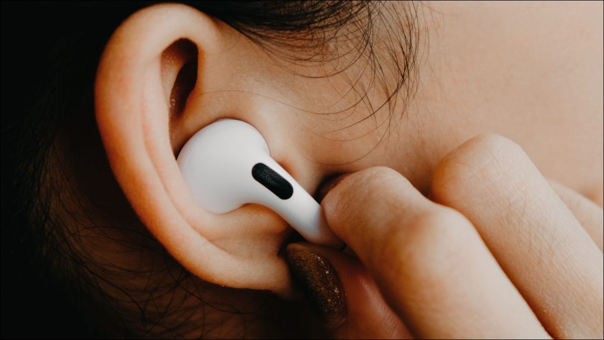 Apple 的 AirPods Pro 现在可以像助听器一样工作