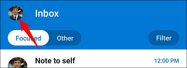 如何在 Microsoft Outlook 中启用暗模式 如何在 Microsoft Outlook 中启用暗模式