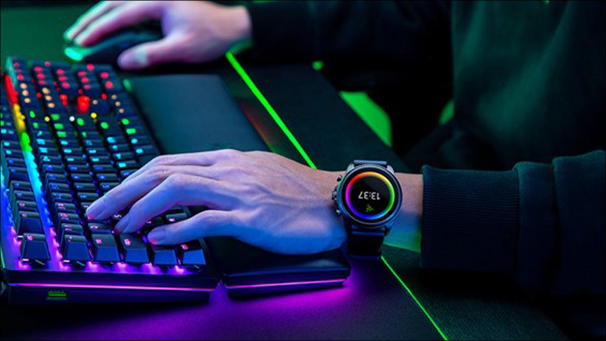 Razer 和 Fossil 仅生产 1337 款游戏智能手表 Razer 和 Fossil 仅生产 1337 款游戏智能手表