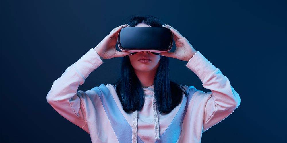 Apple 的 AR/VR 耳机售价可能超过 2,000 美元,具有类似 M1 Pro 的性能 Apple 的 AR/VR 耳机售价可能超过 2,000 美元,具有类似 M1 Pro 的性能