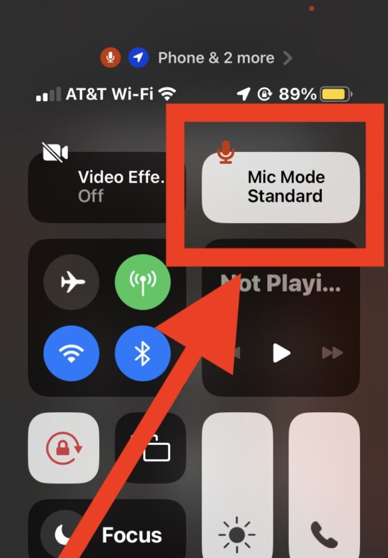 enable-voice-isolation-phone-call-iphone-1-556x800-1